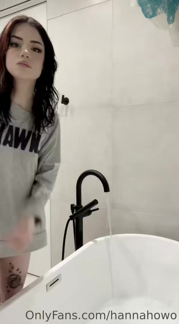 Hannah Owo Nude Bubble Bath Onlyfans Video Leaked