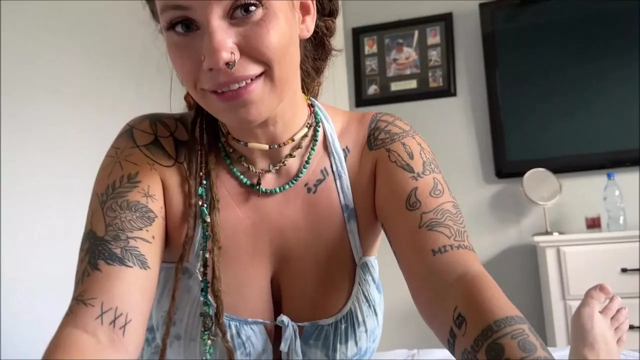 Hippie Step Sister Teaches You Tantric Sex / Alex Adams & Indica Flower