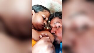 Haut Indian Desi Bhabhi Kissing