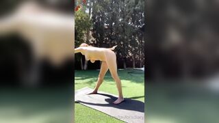 Dare Taylor Outdoor Nude Yoga OnlyFans leak free video