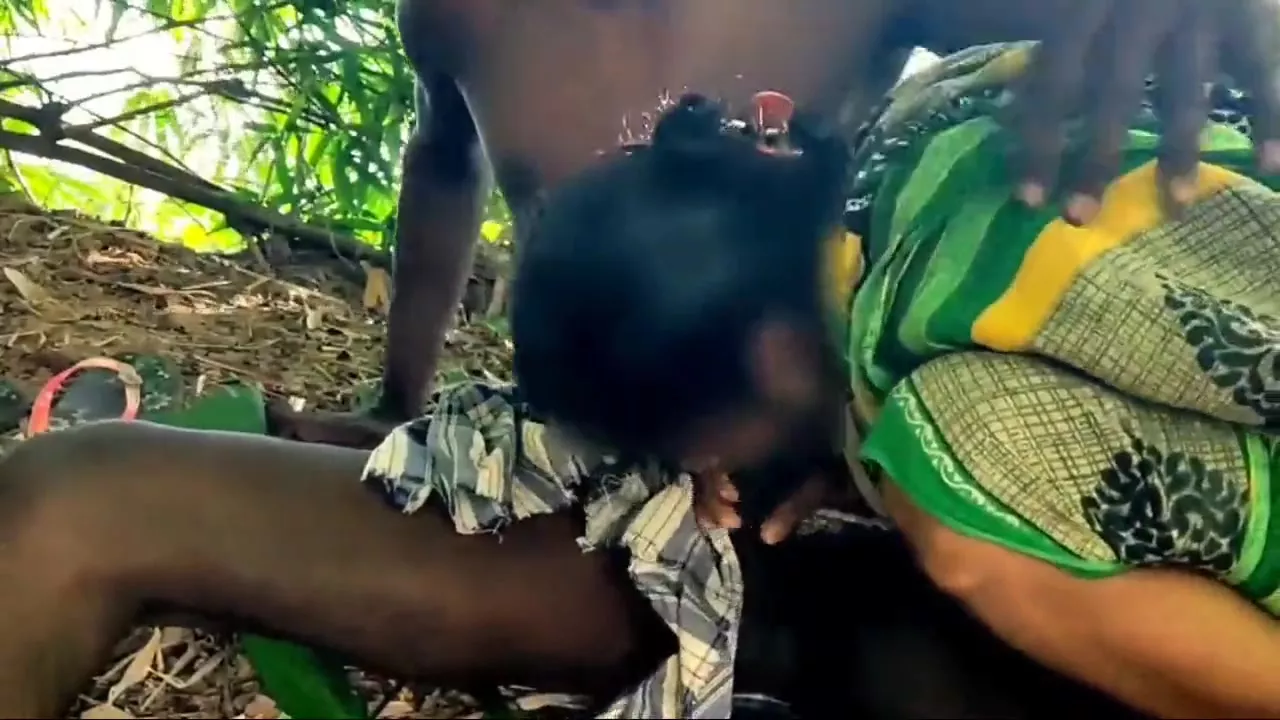 Tamil Sex Village Outdoor Video - Indian village aunty ki chudayi in outside forest