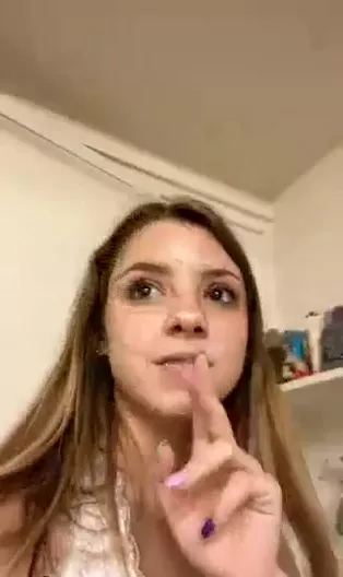 Girls putting on quite the show on periscope 