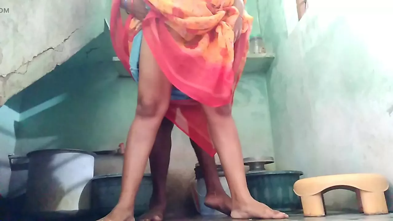 Priyanka aunty doggy style in bathroom